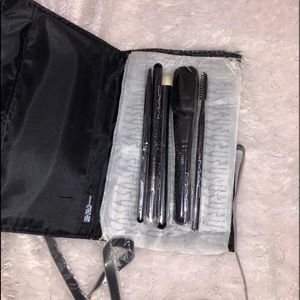 MAC Cosmetics Travel Brush Set